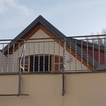 Geländer, Handläufe & Balkone